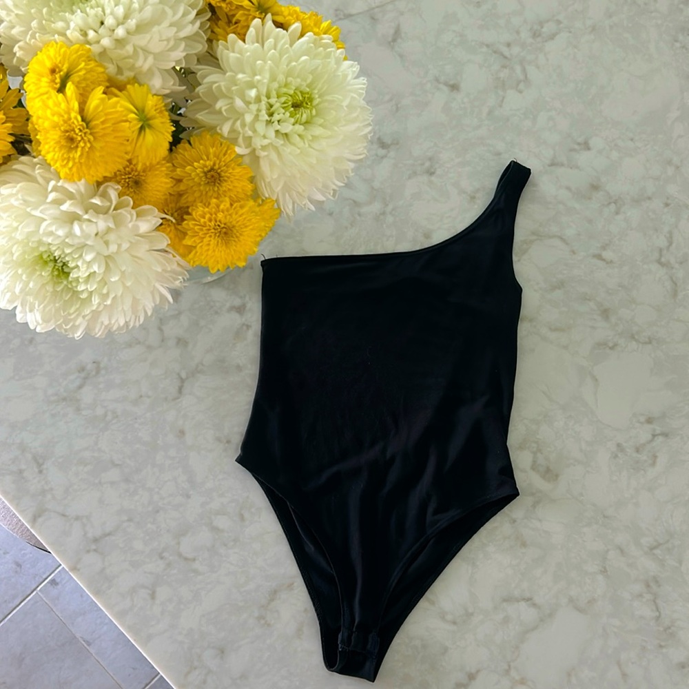 PUBLIK - Tamara One shoulder body suit - Picture 2 of 6